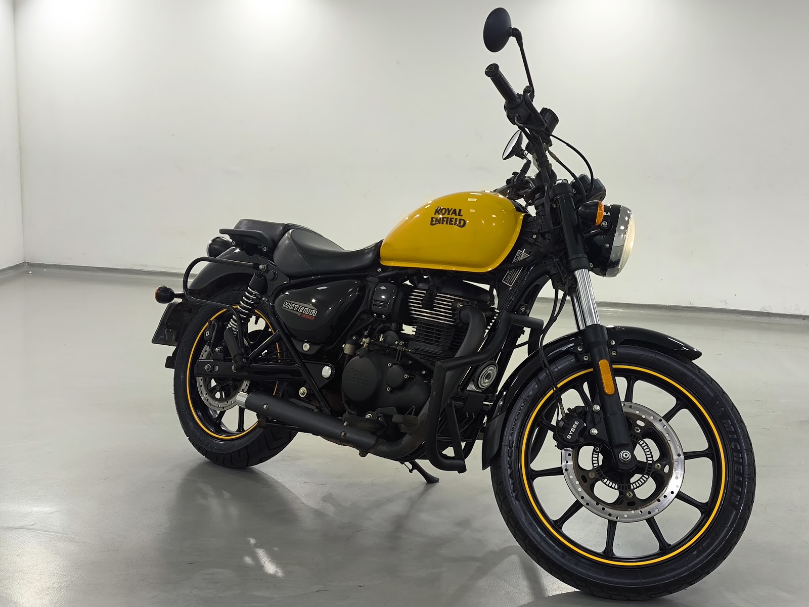 Royal Enfield Meteor Fireball 2022, foto 3