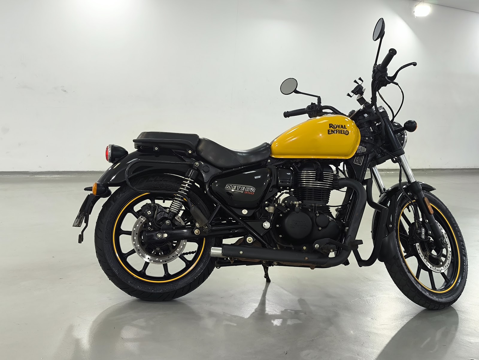 Royal Enfield Meteor Fireball 2022, foto 4