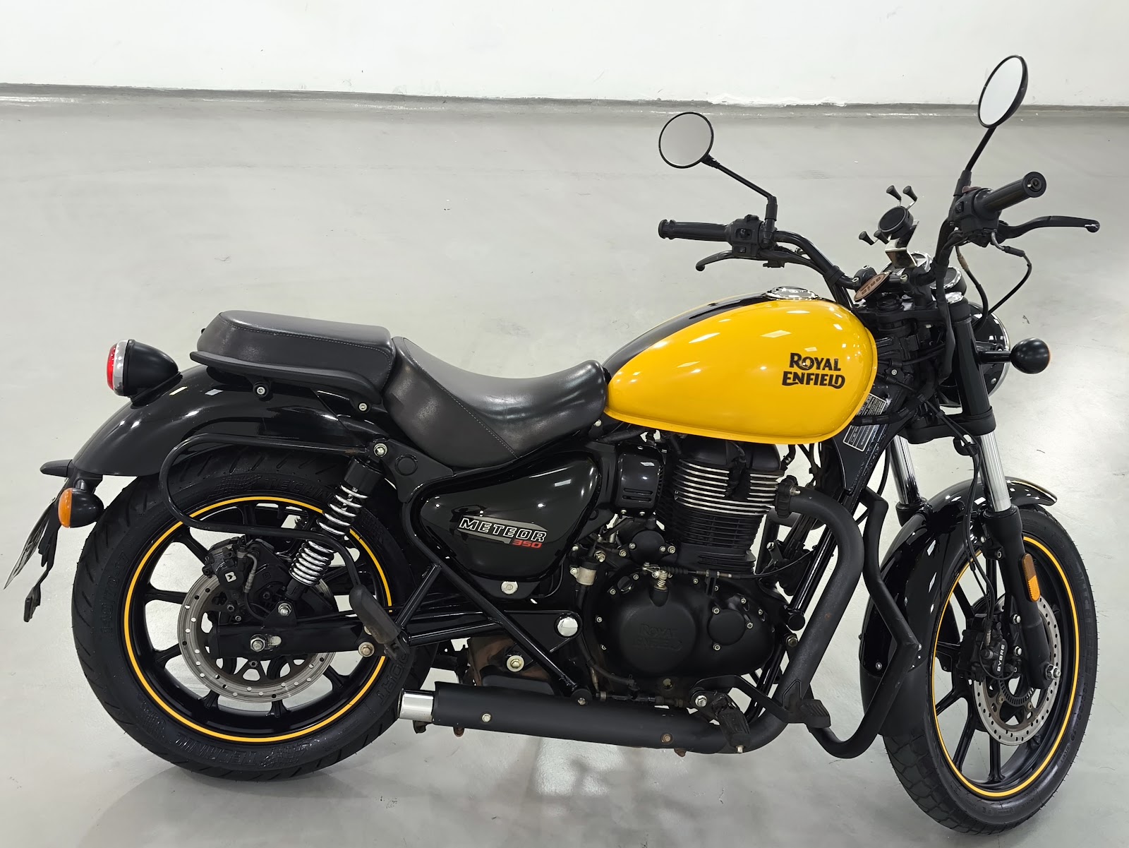 Royal Enfield Meteor Fireball 2022, foto 11