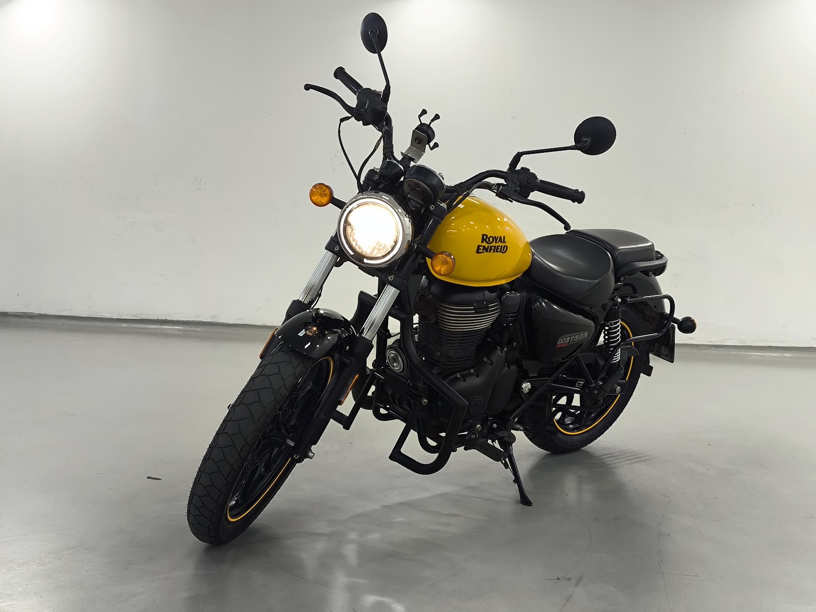Royal Enfield Meteor Fireball 2022, foto 13