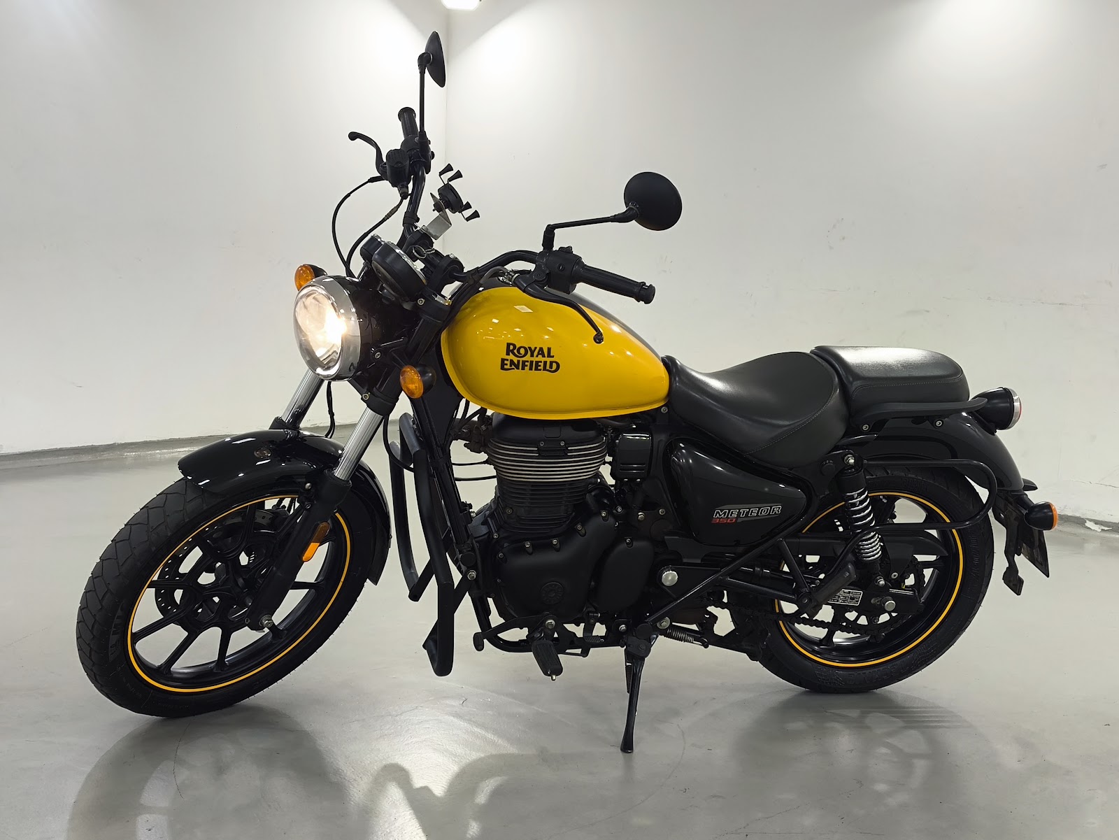 Royal Enfield Meteor Fireball 2022, foto 14