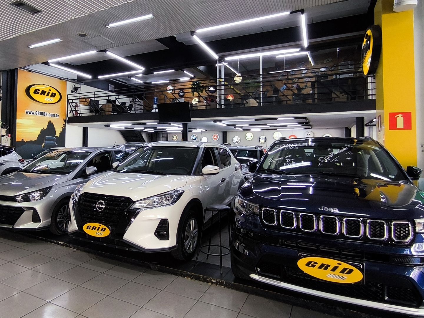 Fachada da Grid Automóveis